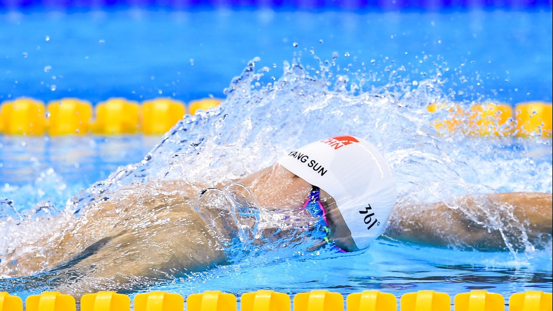 安东·李恩：凭借强大的中场控制力，他成为全黑队的进攻核心，安东内利什么水平