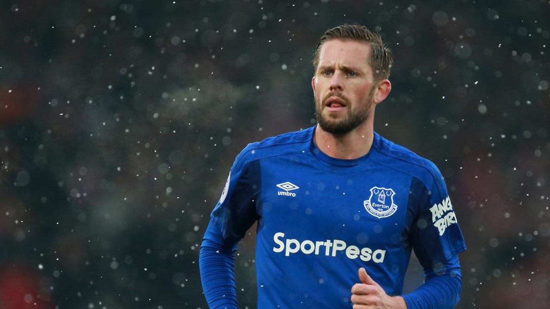 3球1助攻！17岁法国锋线新星惊艳亮相，切尔西拜仁争夺激烈，法国锋线身价